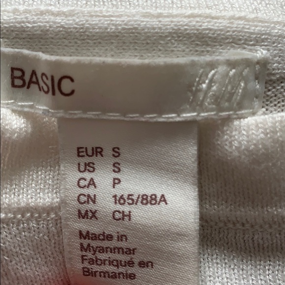 H&M Basic White Tee Size Small - Picture 3 of 3
